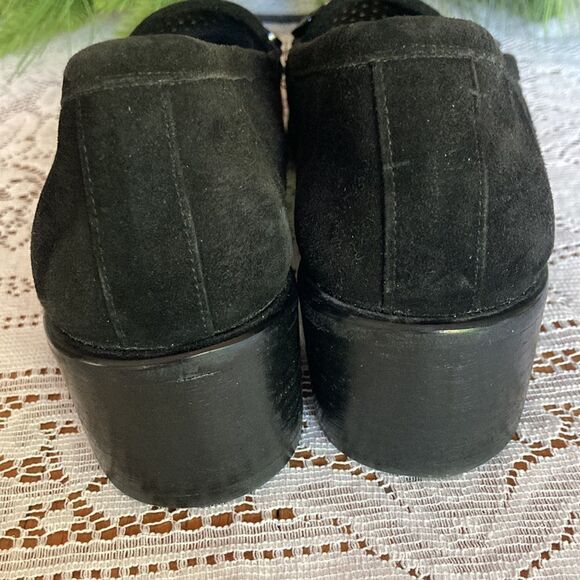 Stuart Weitzman Vintage 90’s Black Perforated Suede Charm Loafers Detail Sz 8.5 - Picture 4 of 16